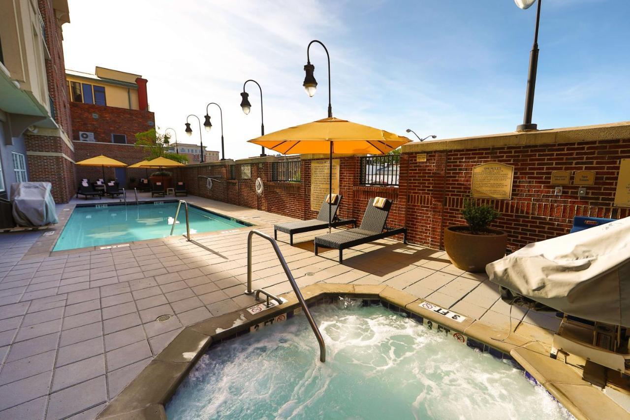 Hilton Garden Inn Savannah Historic District Exterior photo